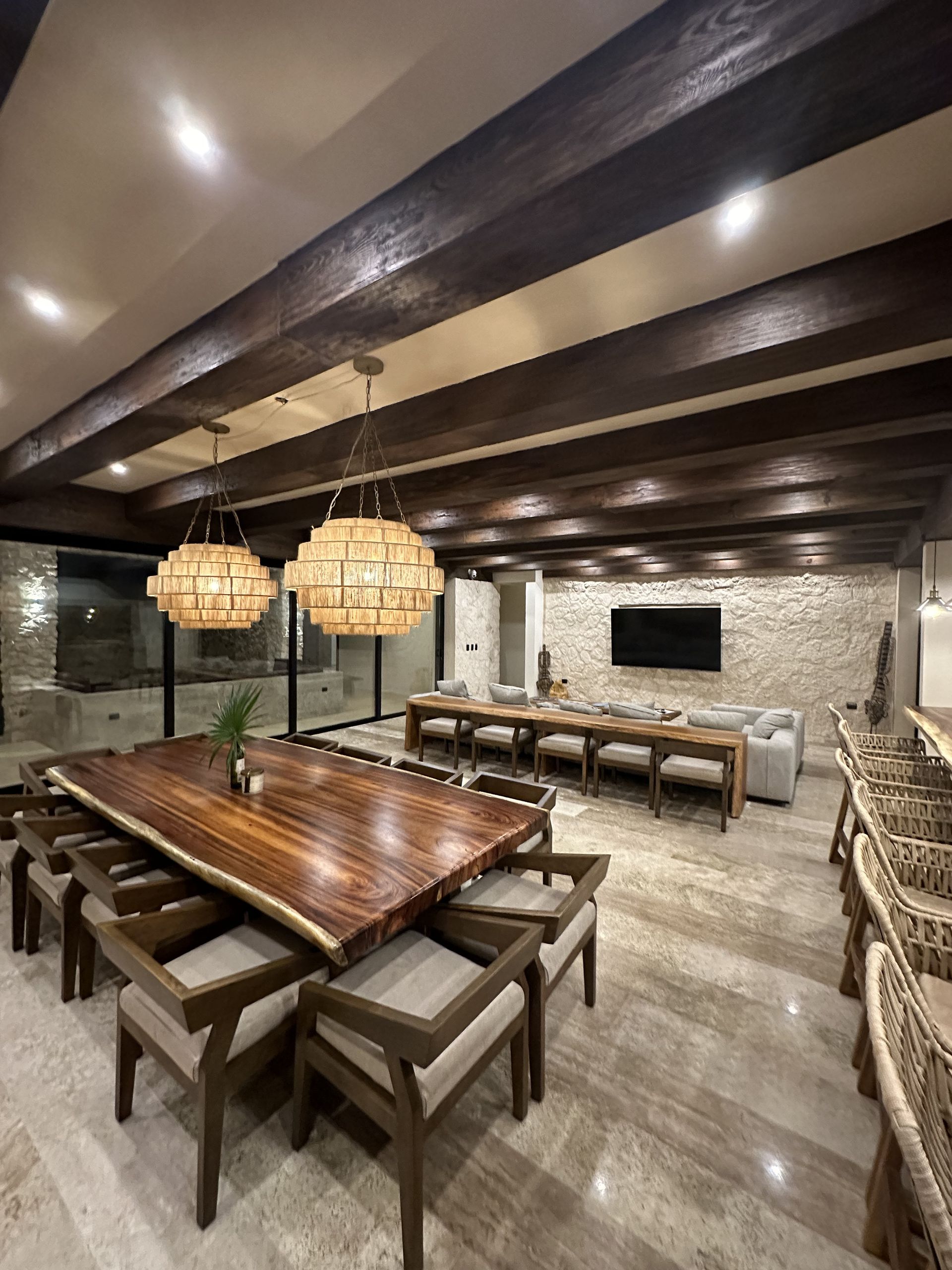 Cocina y comedor de Villa Aaktun, renta vacacional de lujo Tulum